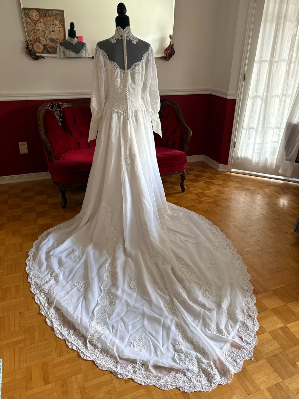 Vintage White Lace Bridal Gown with Scalloped Train